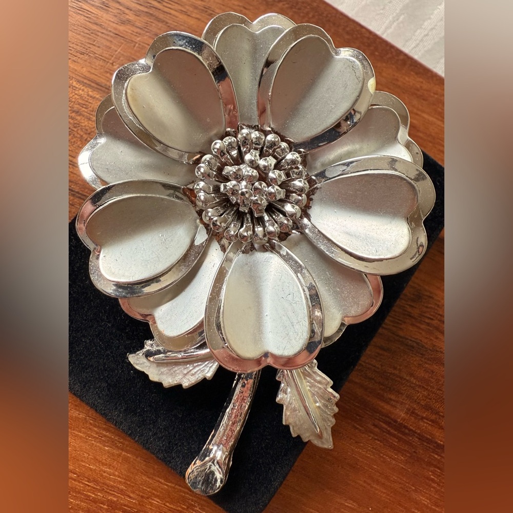 Vintage Silver Tone Floral Flower Brooch Pin